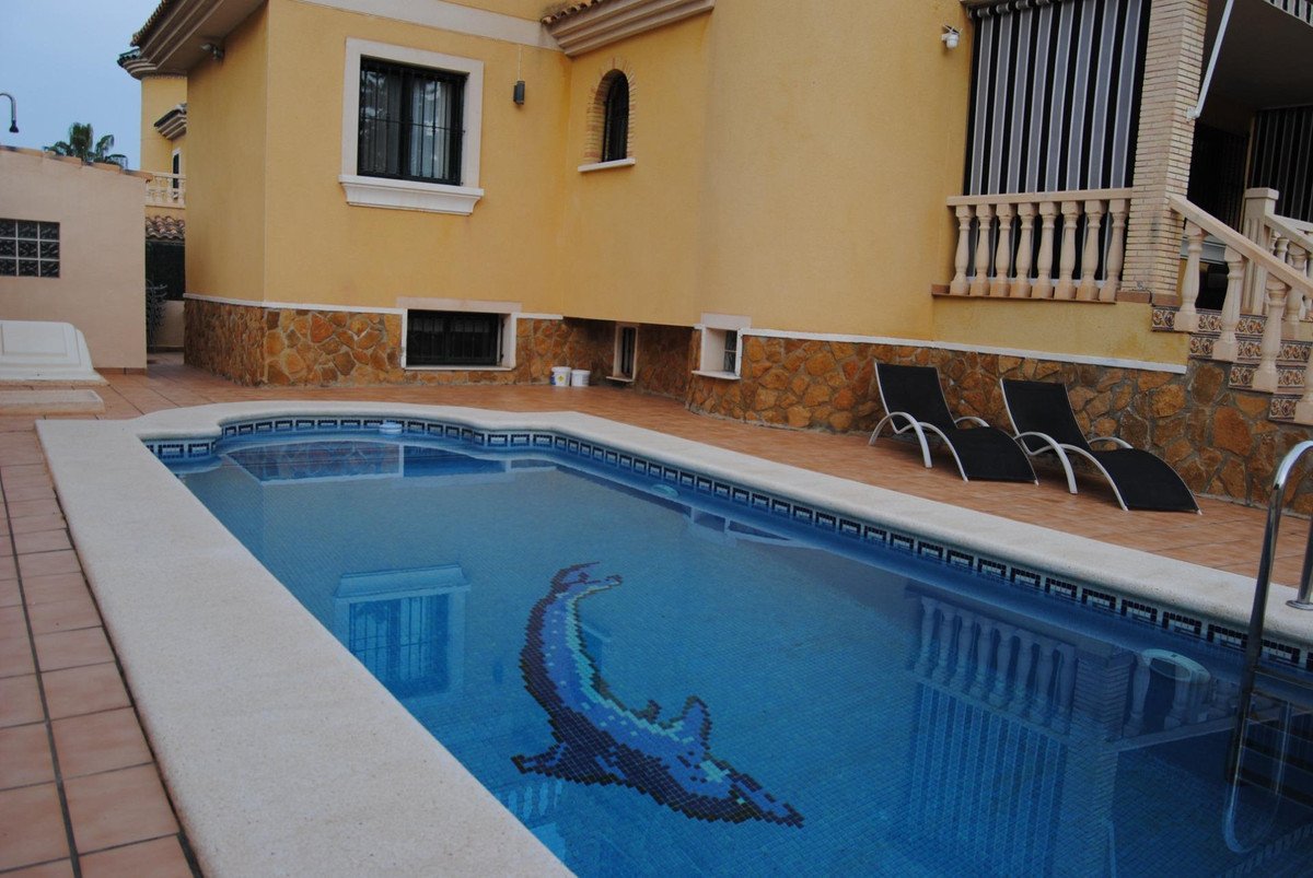 4 Bed Detached Villa in Orihuela Costa