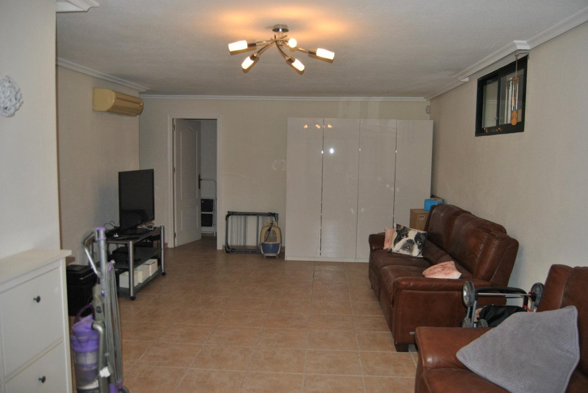 4 Bed Detached Villa in Orihuela Costa