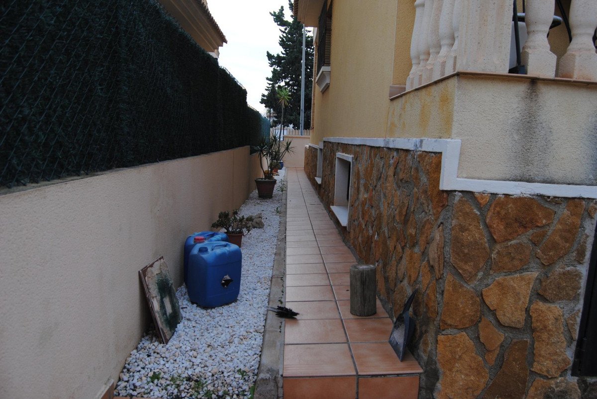 4 Bed Detached Villa in Orihuela Costa