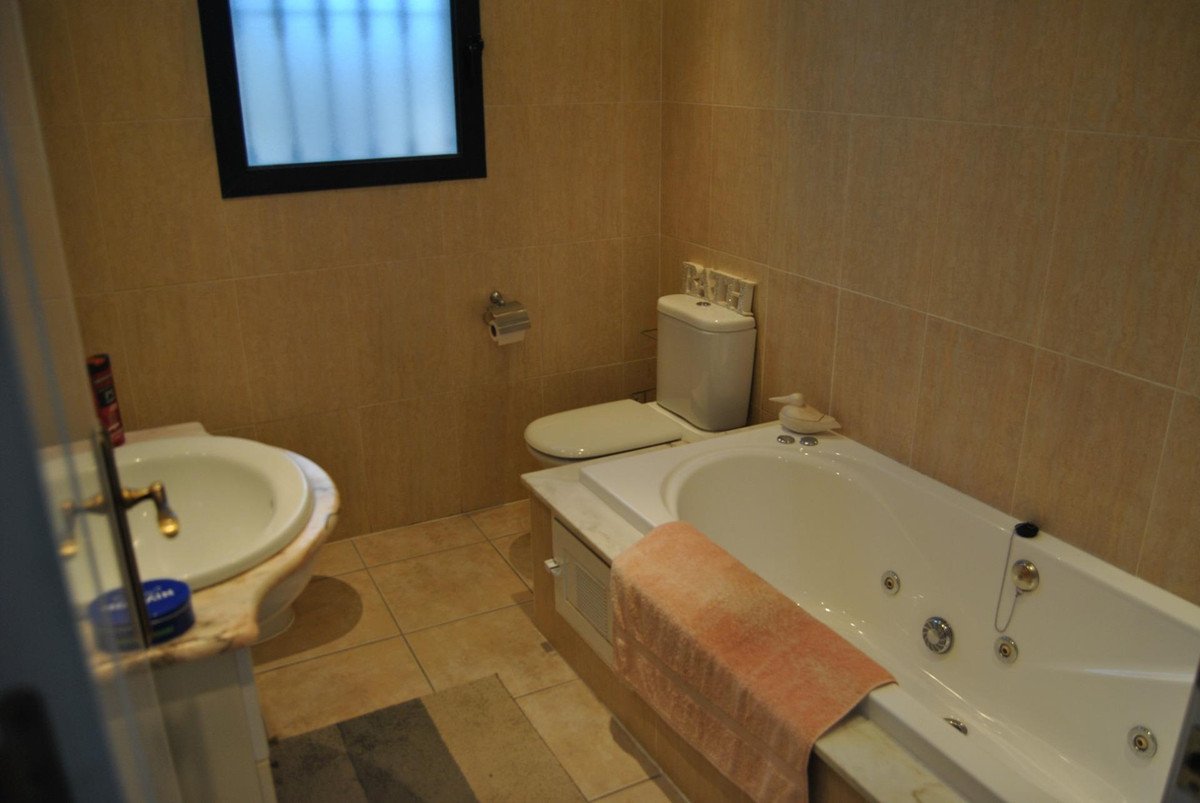 4 Bed Detached Villa in Orihuela Costa