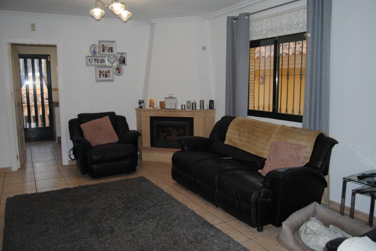4 Bed Detached Villa in Orihuela Costa