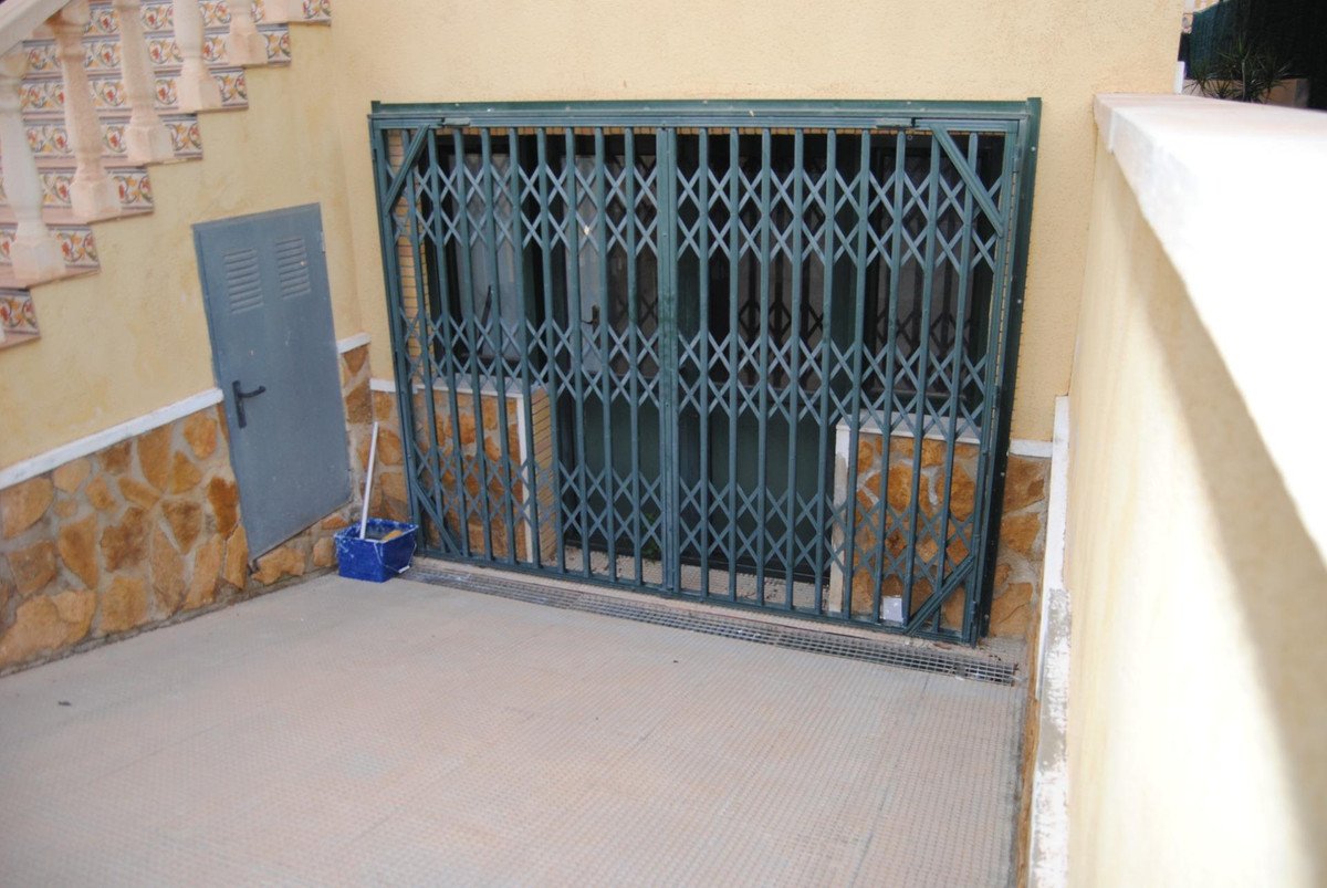 4 Bed Detached Villa in Orihuela Costa