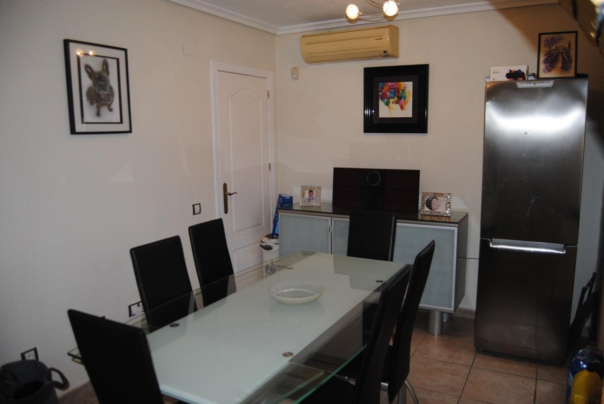 4 Bed Detached Villa in Orihuela Costa