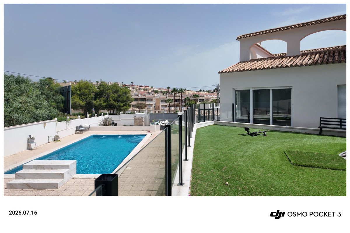 6 Bed Townhouse in Orihuela Costa