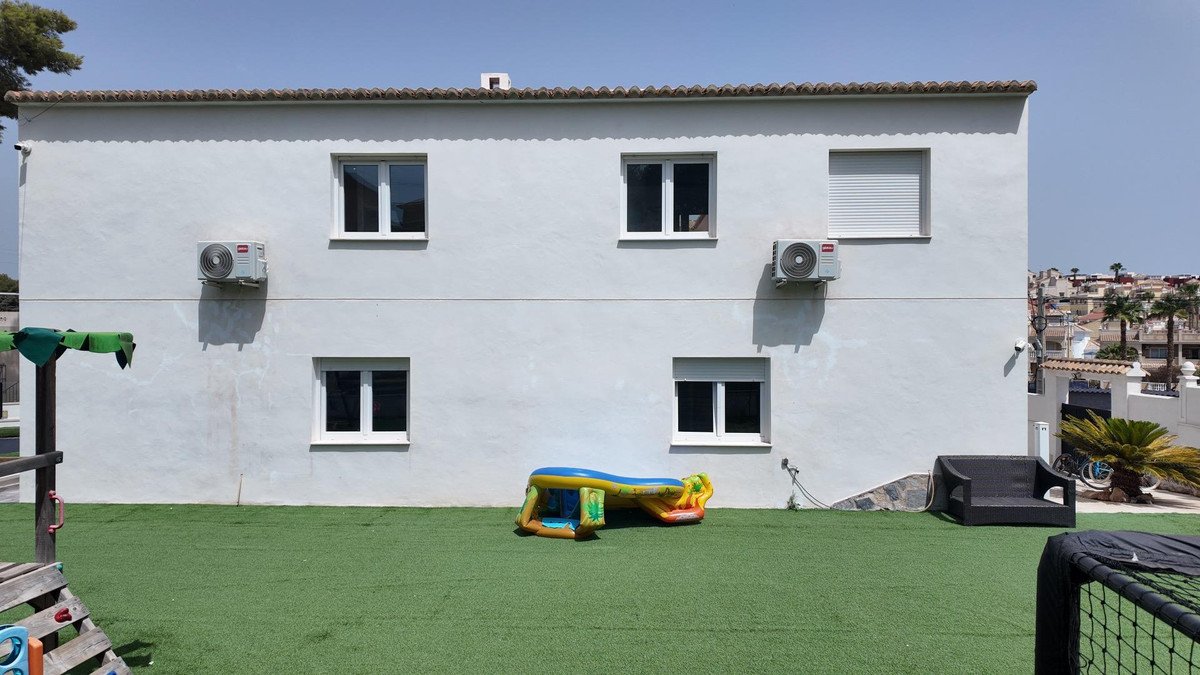 6 Bed Townhouse in Orihuela Costa