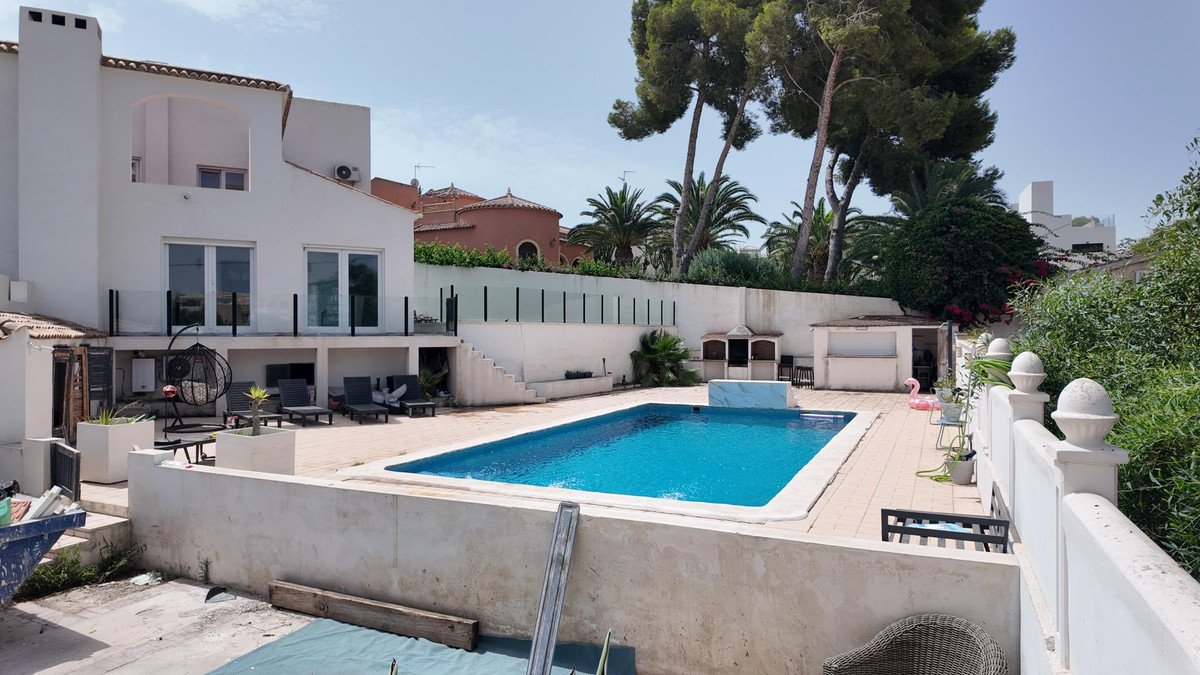 6 Bed Townhouse in Orihuela Costa