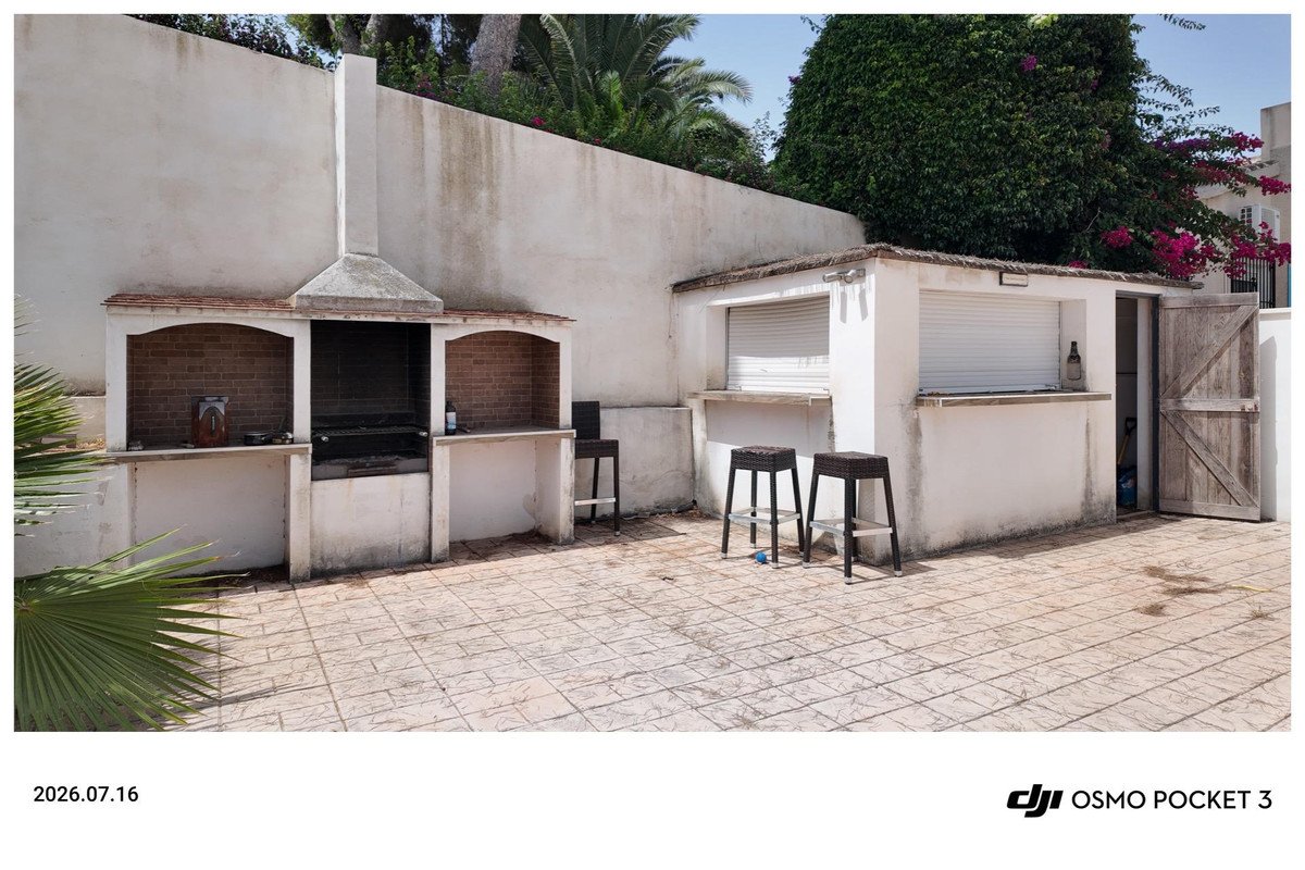 6 Bed Townhouse in Orihuela Costa