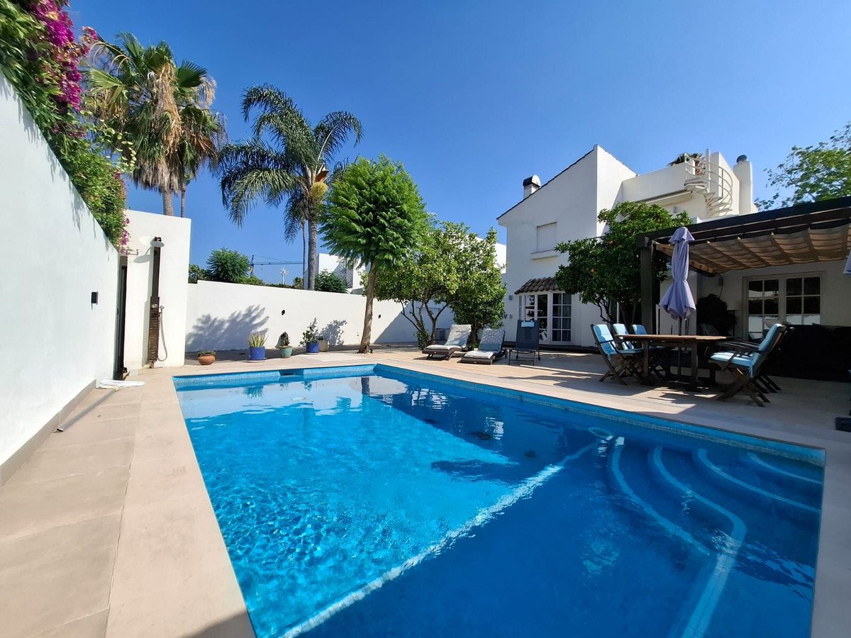 5 Bed Detached Villa in Atalaya