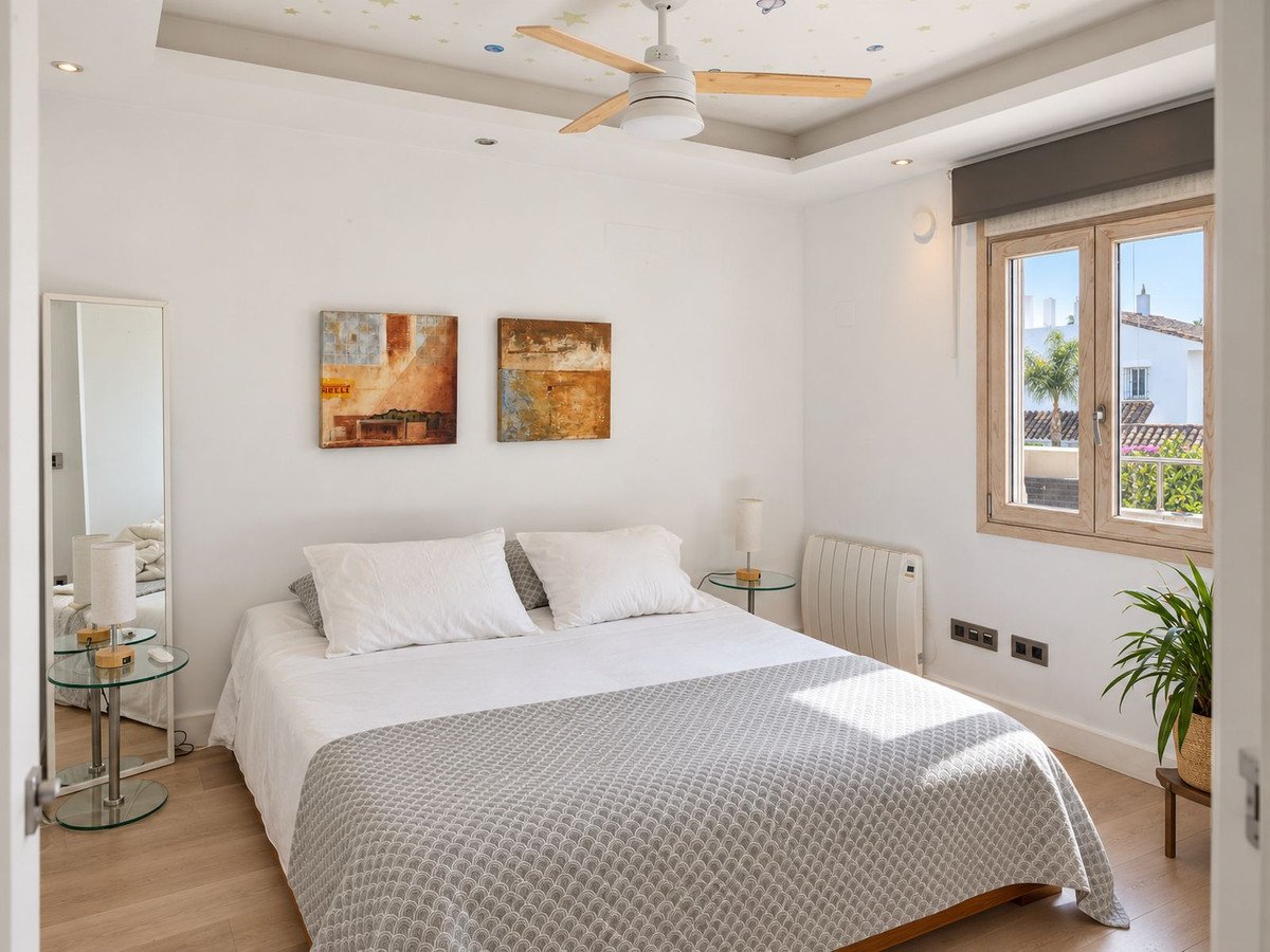 5 Bed Detached Villa in Atalaya
