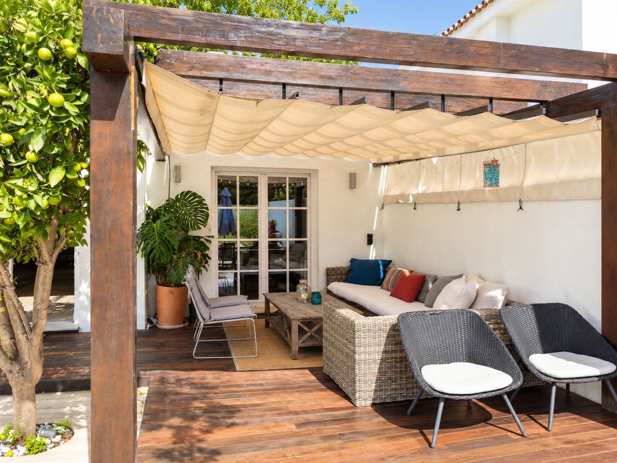 5 Bed Detached Villa in Atalaya