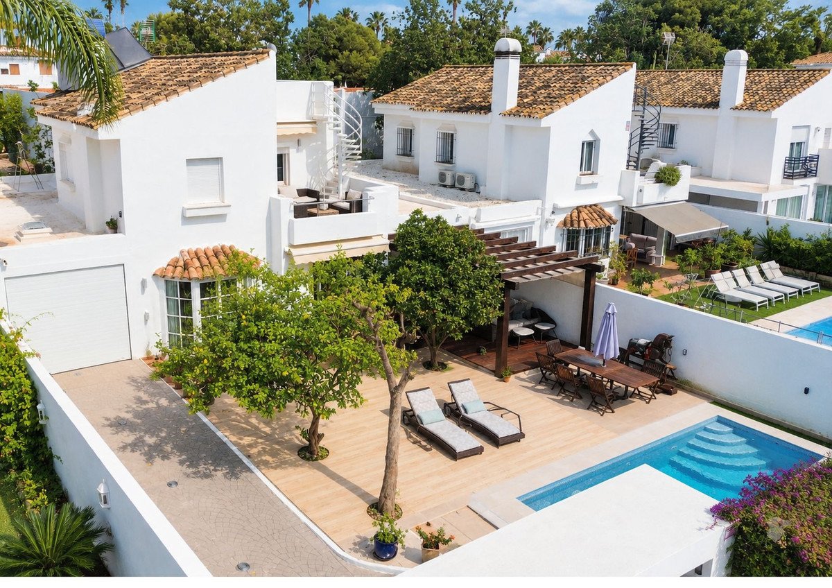 5 Bed Detached Villa in Atalaya