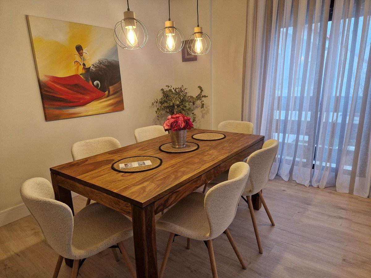 3 Bed Middle Floor Apartment in Nueva Andalucía