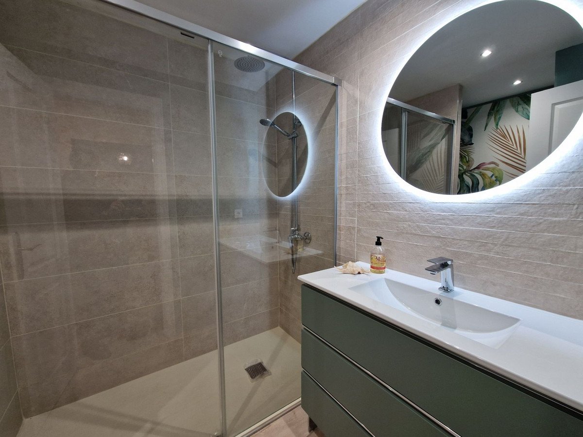 3 Bed Middle Floor Apartment in Nueva Andalucía