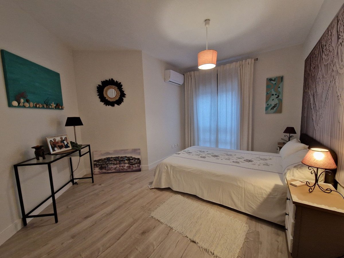 3 Bed Middle Floor Apartment in Nueva Andalucía