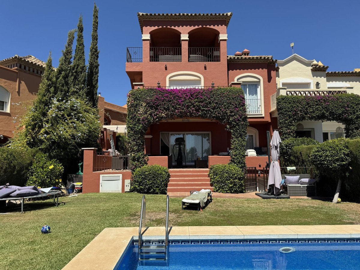 5 Bed Detached Villa in Puerto Banús