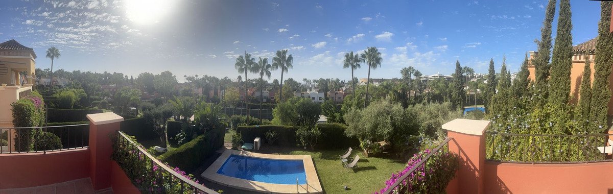 5 Bed Detached Villa in Puerto Banús