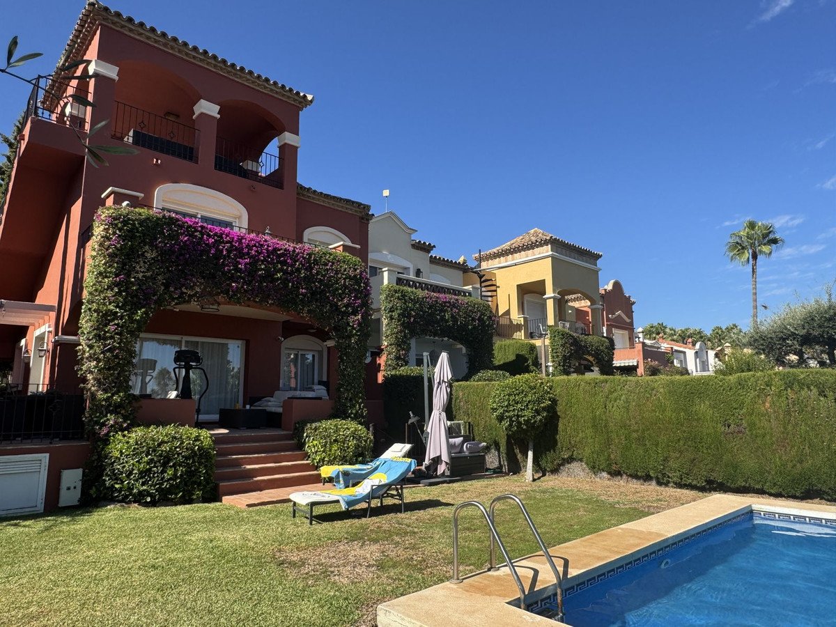 5 Bed Detached Villa in Puerto Banús