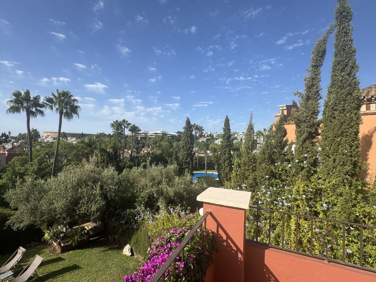 5 Bed Detached Villa in Puerto Banús