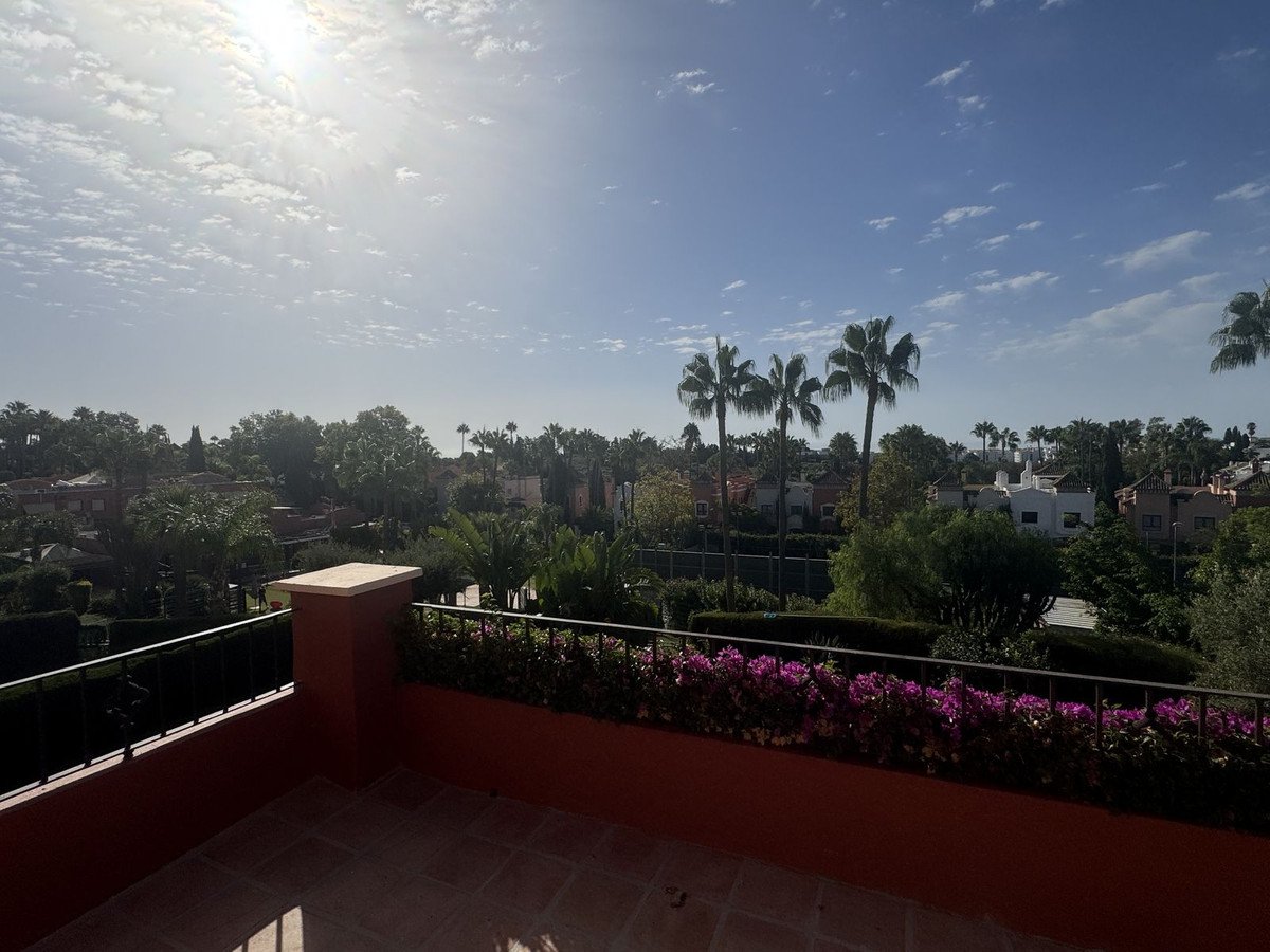 5 Bed Detached Villa in Puerto Banús