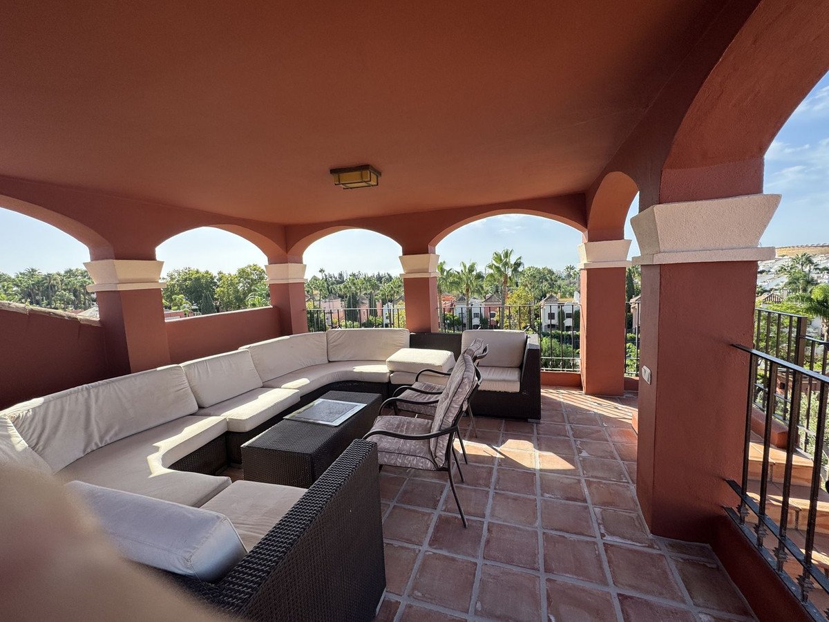 5 Bed Detached Villa in Puerto Banús