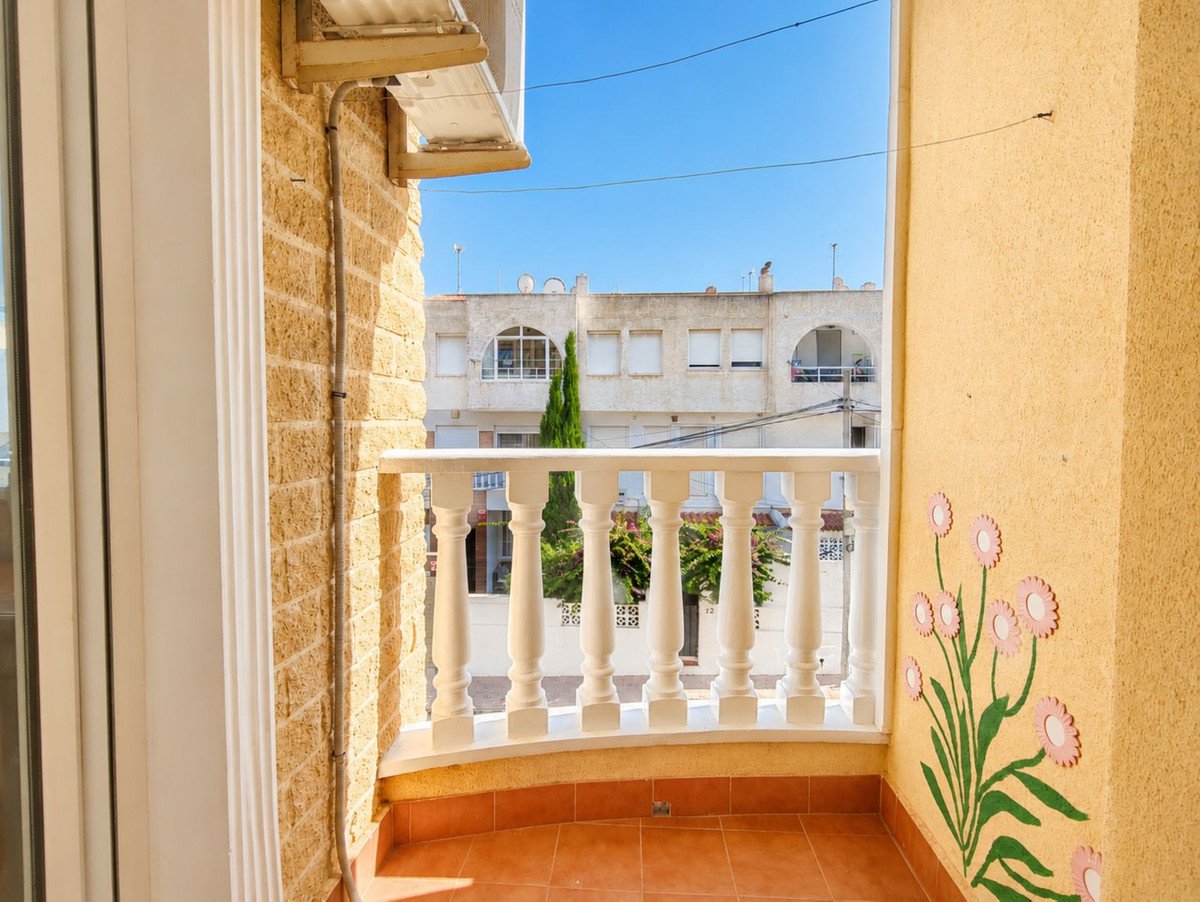 2 Bed Middle Floor Apartment in Playa Del Cura