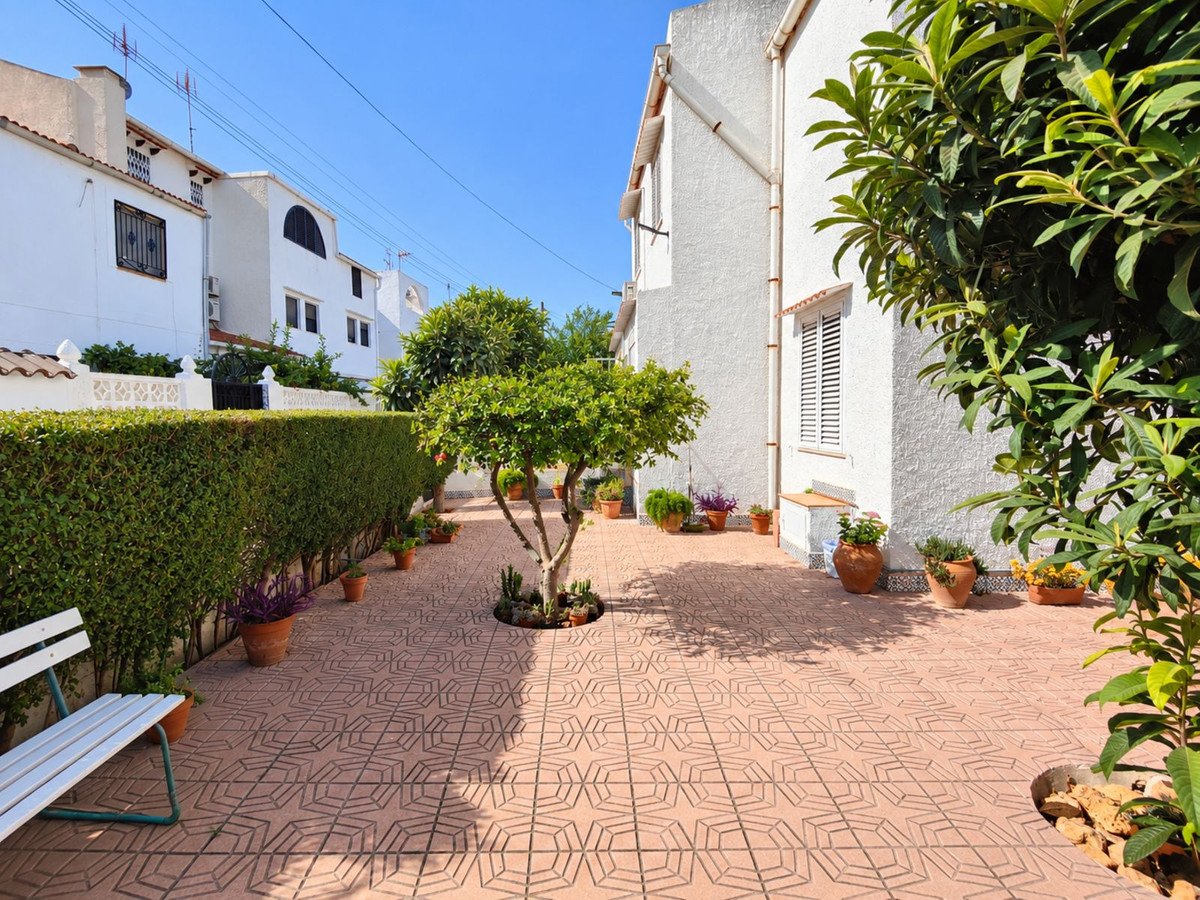 2 Bed Townhouse in Playa de los Locos