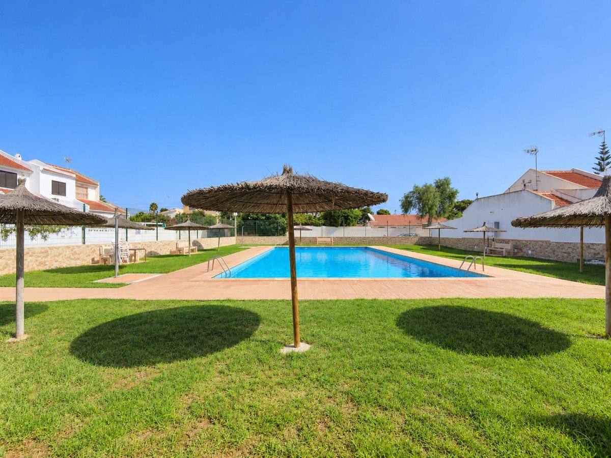 2 Bed Townhouse in Playa de los Locos