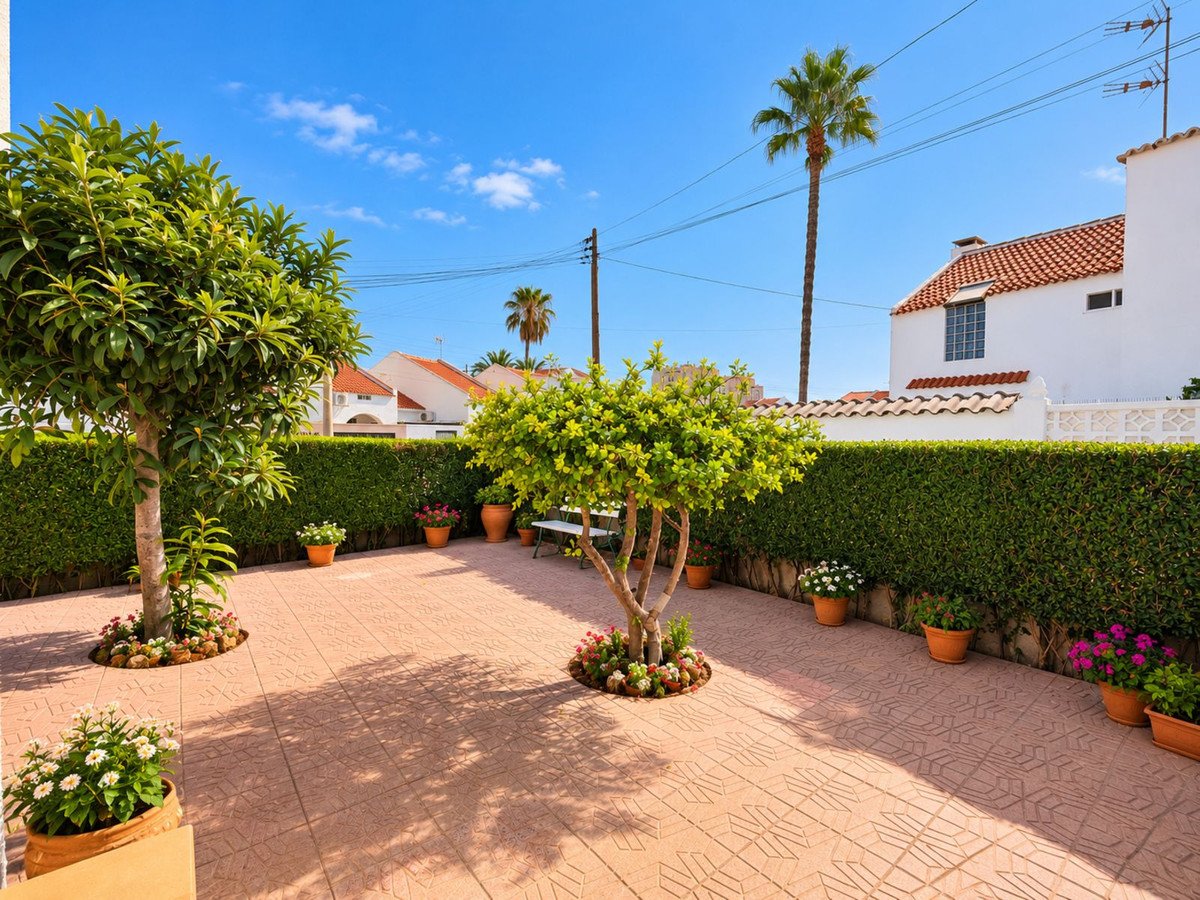 2 Bed Townhouse in Playa de los Locos