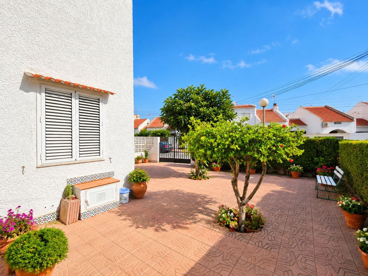 2 Bed Townhouse in Playa de los Locos