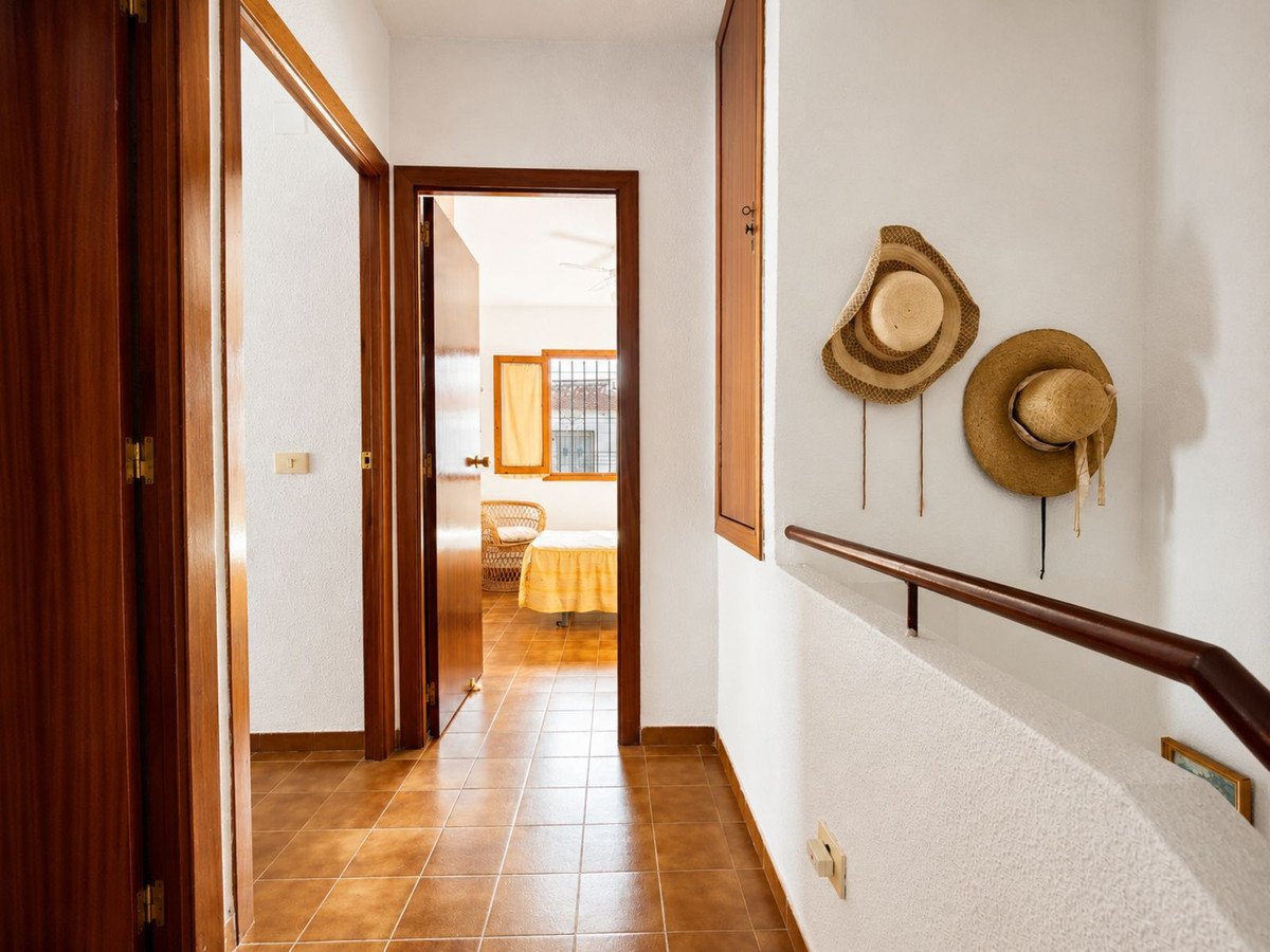 2 Bed Townhouse in Playa de los Locos