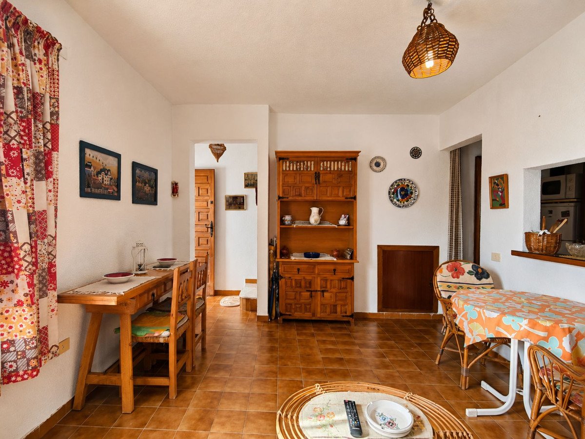2 Bed Townhouse in Playa de los Locos