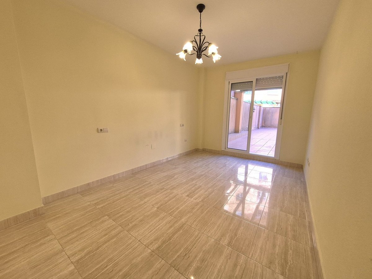 2 Bed Ground Floor Apartment in San Luis de Sabinillas