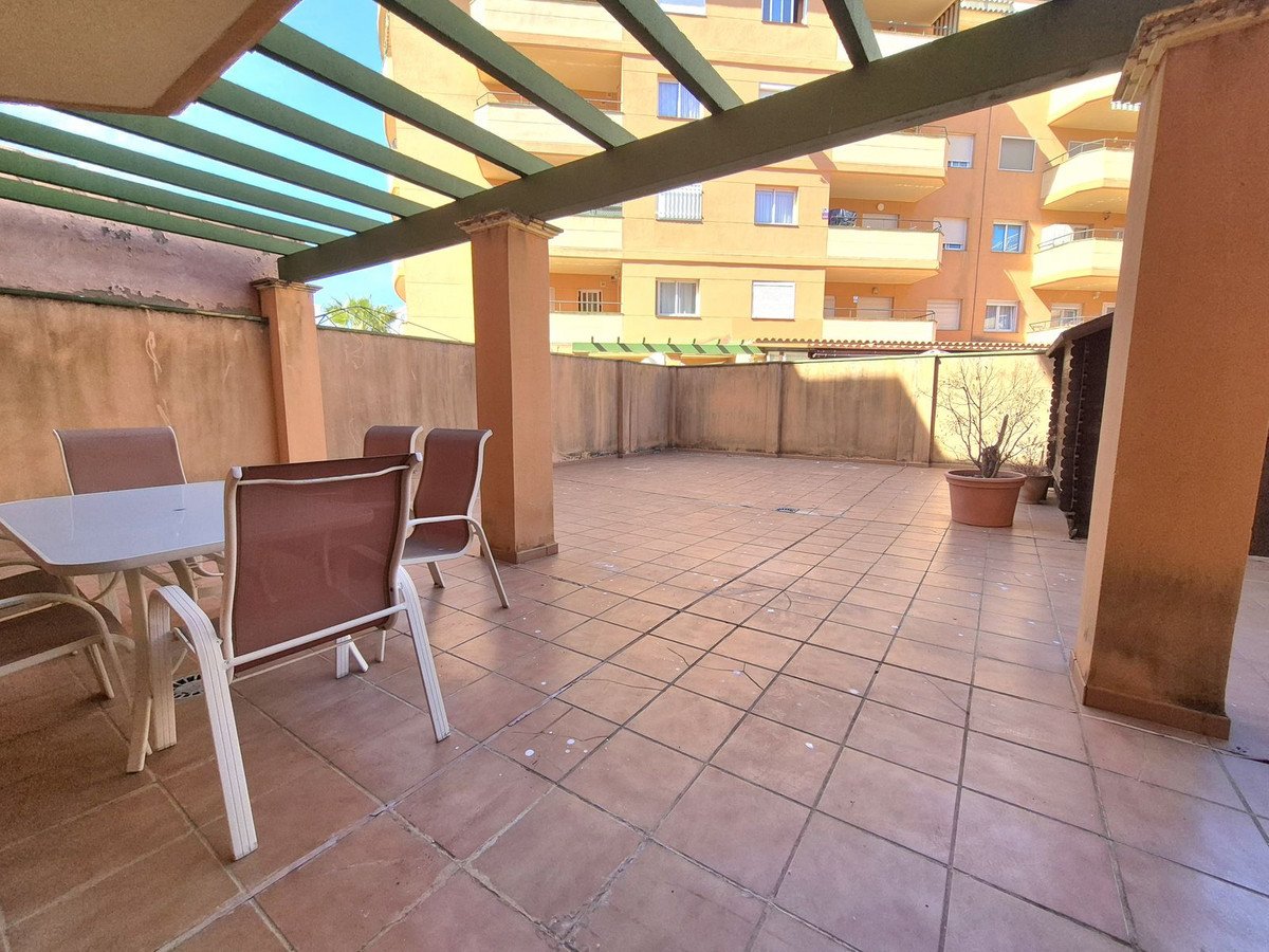 2 Bed Ground Floor Apartment in San Luis de Sabinillas