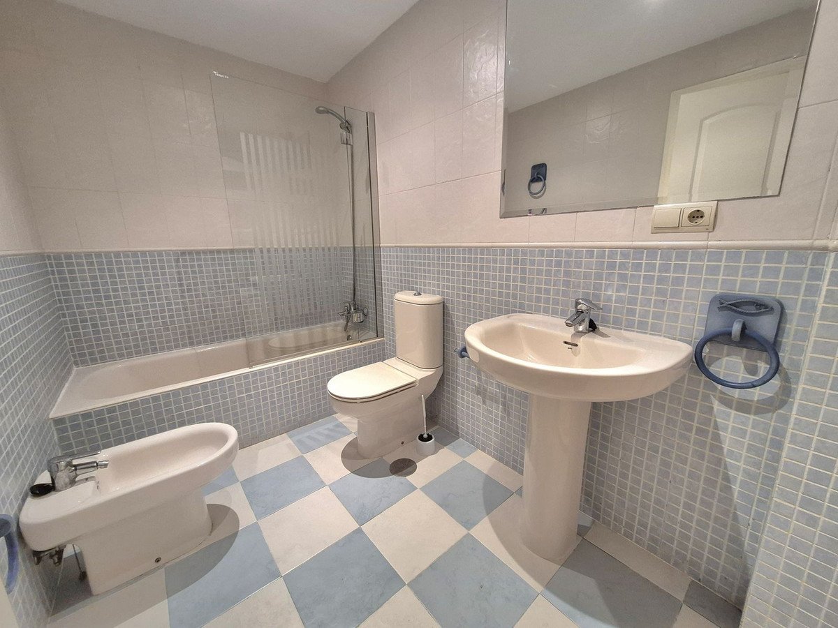 2 Bed Ground Floor Apartment in San Luis de Sabinillas
