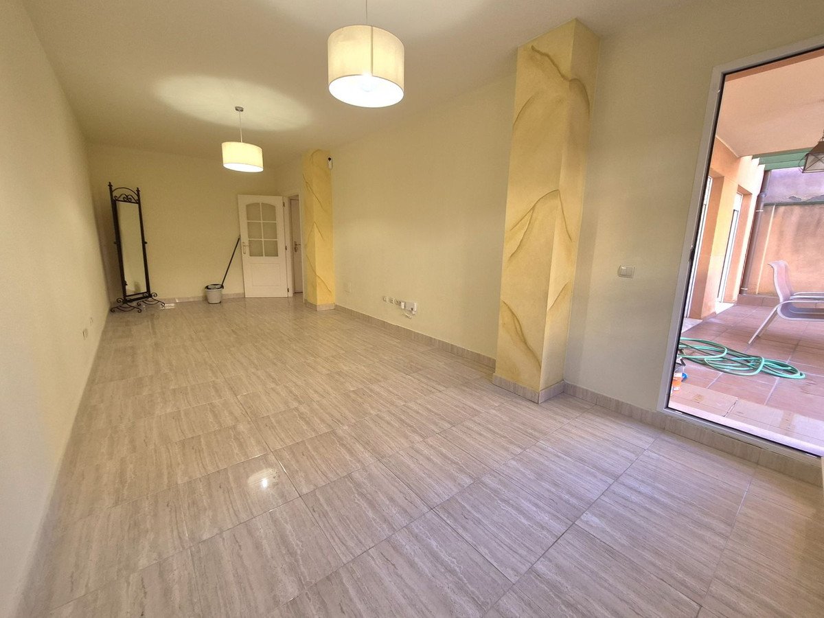 2 Bed Ground Floor Apartment in San Luis de Sabinillas
