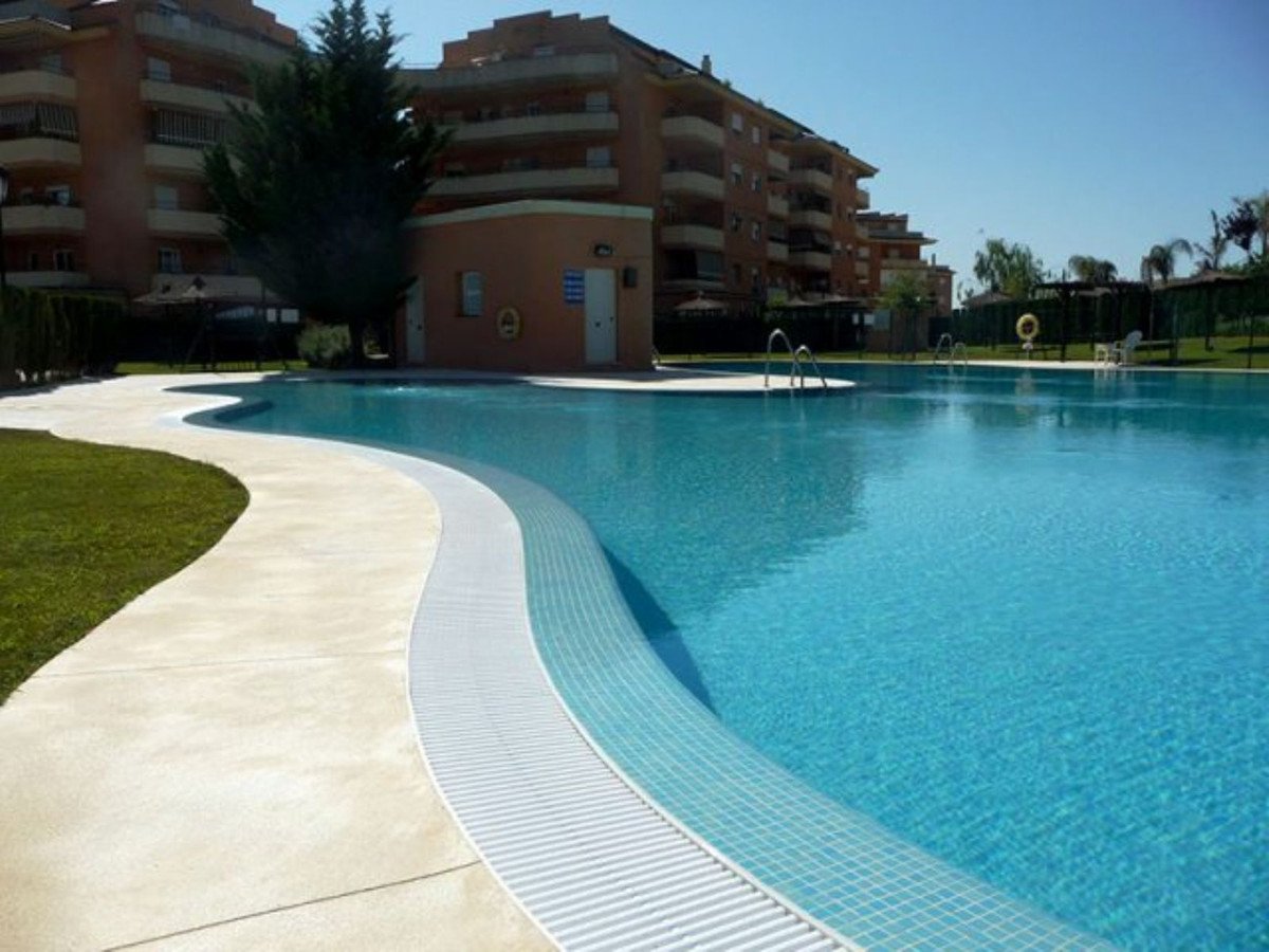 2 Bed Ground Floor Apartment in San Luis de Sabinillas