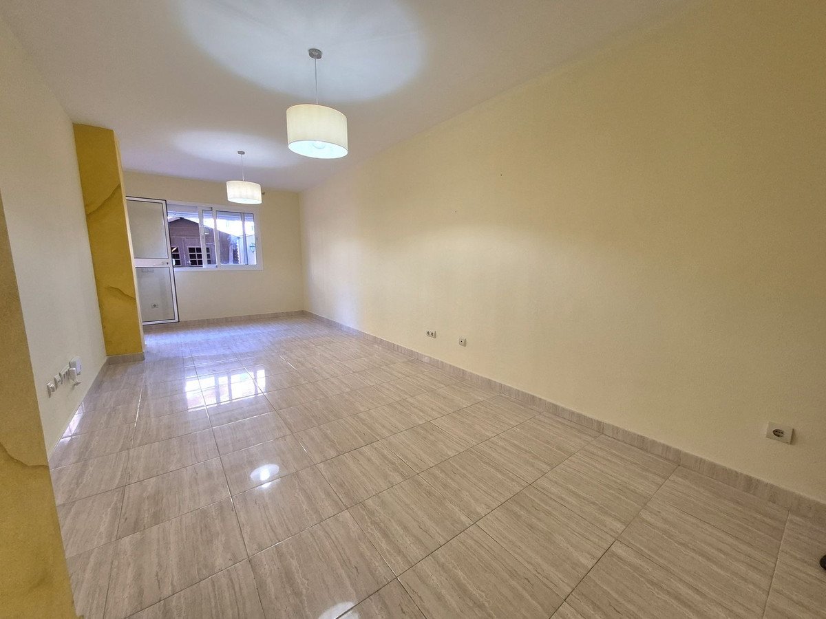 2 Bed Ground Floor Apartment in San Luis de Sabinillas