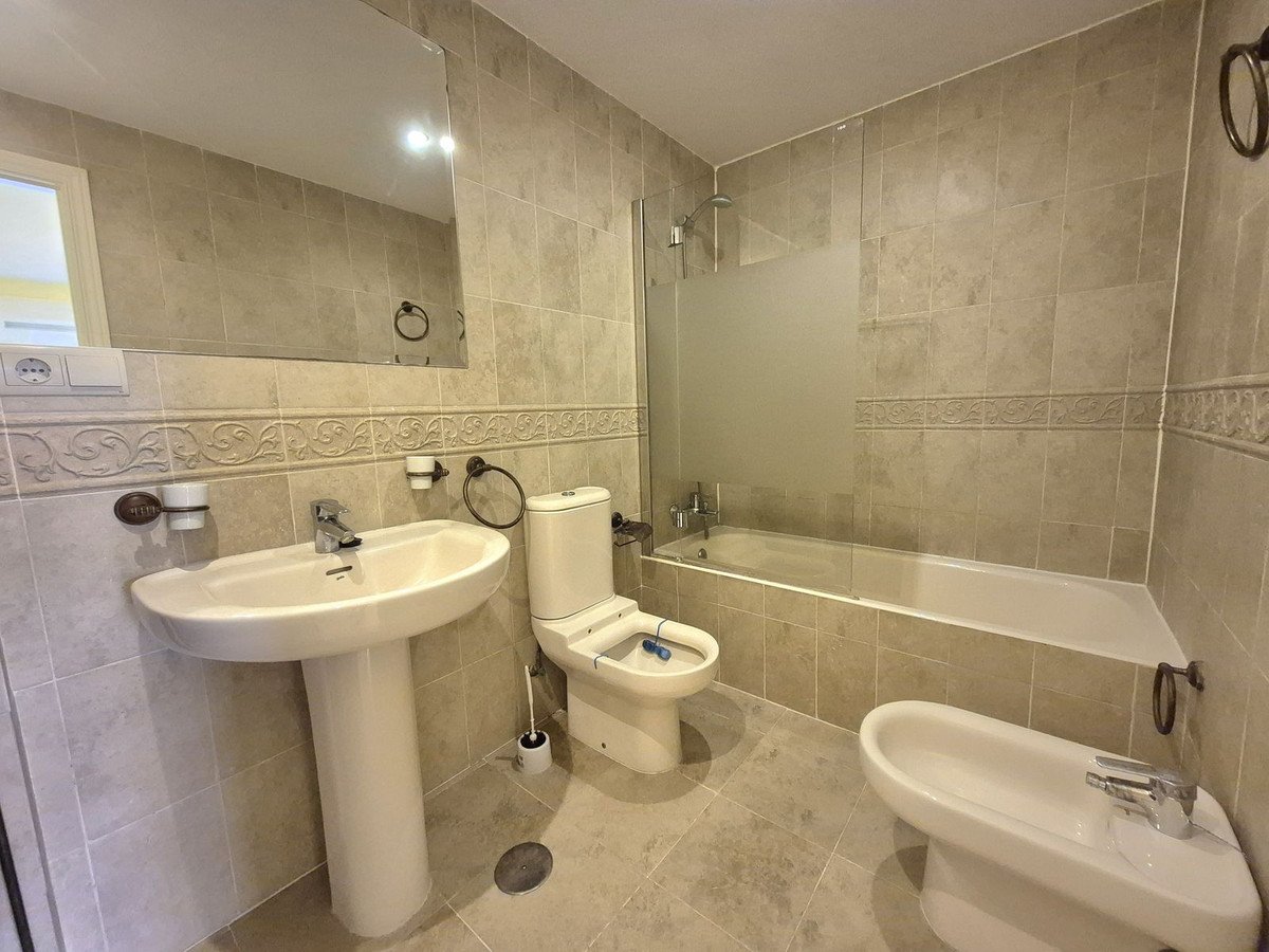 2 Bed Ground Floor Apartment in San Luis de Sabinillas