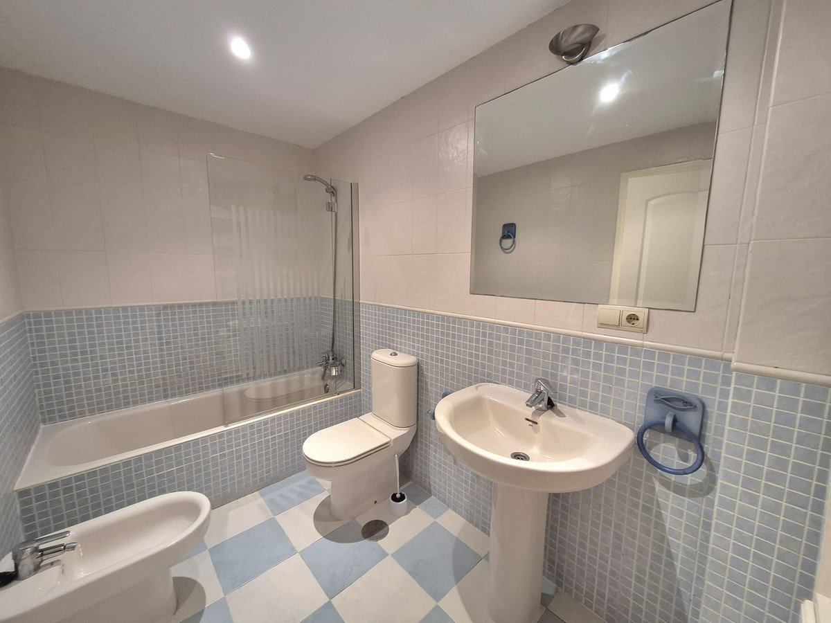 2 Bed Ground Floor Apartment in San Luis de Sabinillas