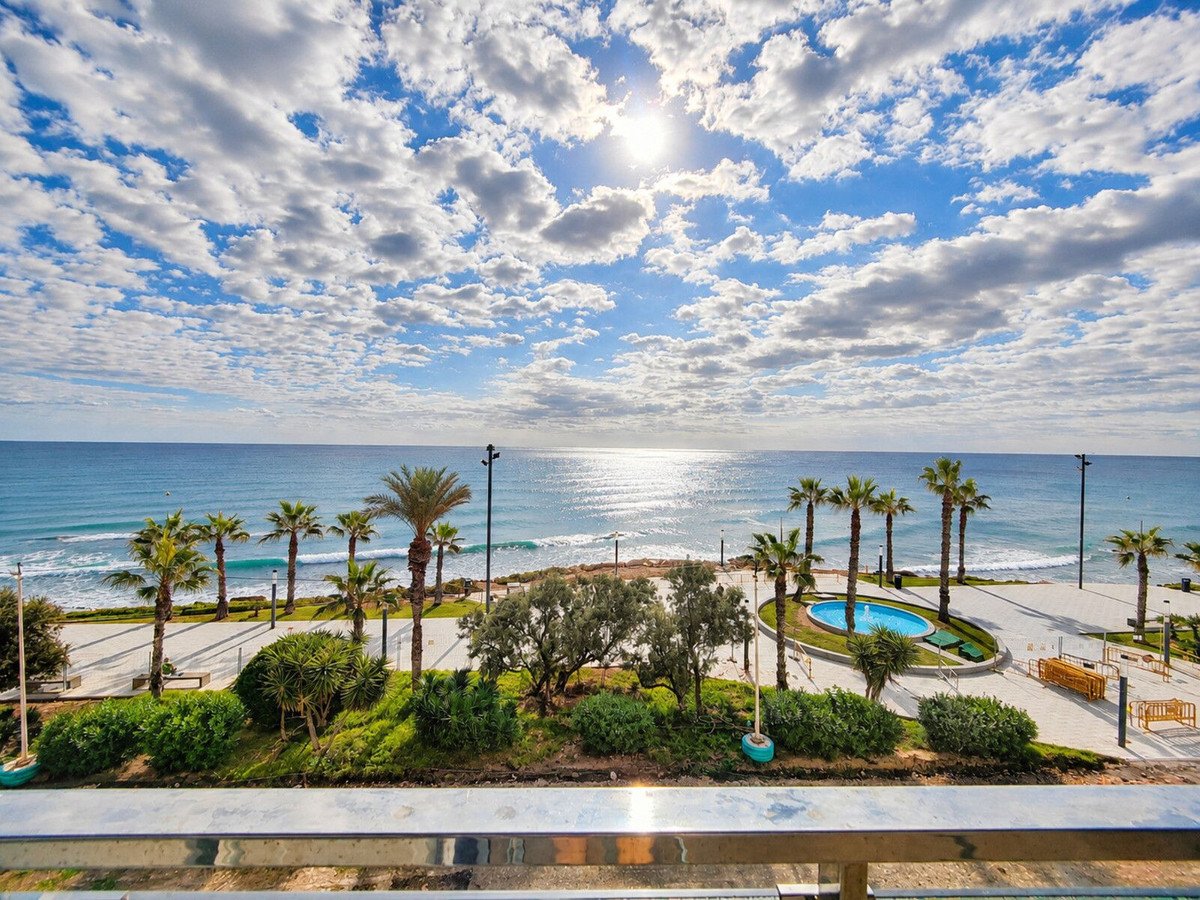 3 Bed Middle Floor Apartment in Playa Del Cura