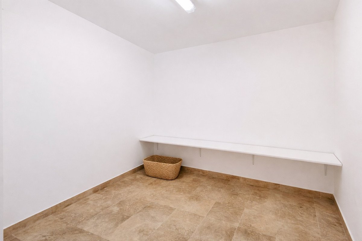2 Bed Middle Floor Apartment in Nueva Andalucía