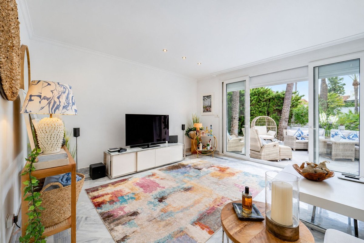 2 Bed Ground Floor Apartment in Elviria
