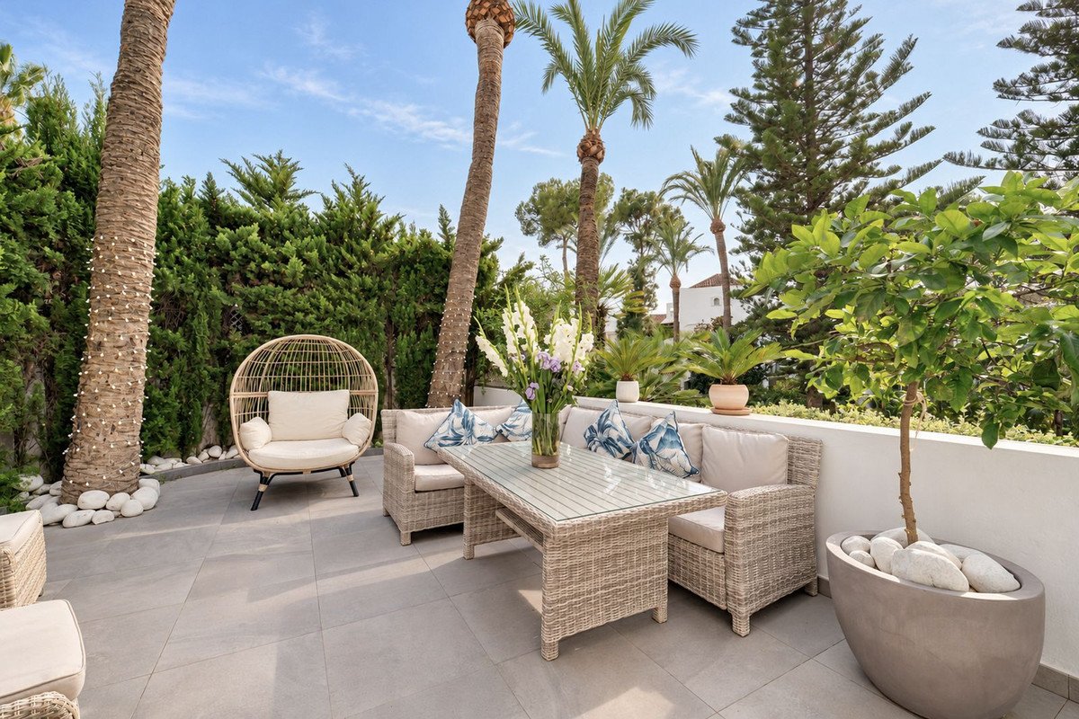 2 Bed Ground Floor Apartment in Elviria