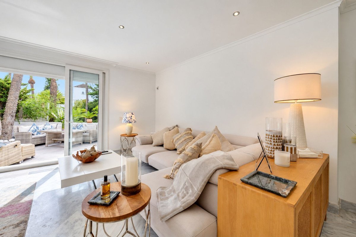 2 Bed Ground Floor Apartment in Elviria