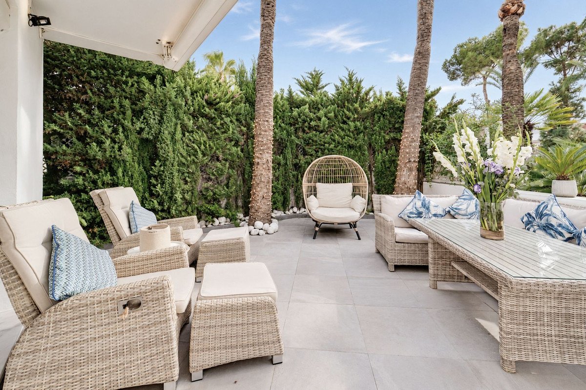 2 Bed Ground Floor Apartment in Elviria