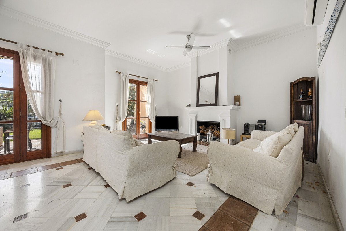 4 Bed Townhouse in Guadalmina Alta