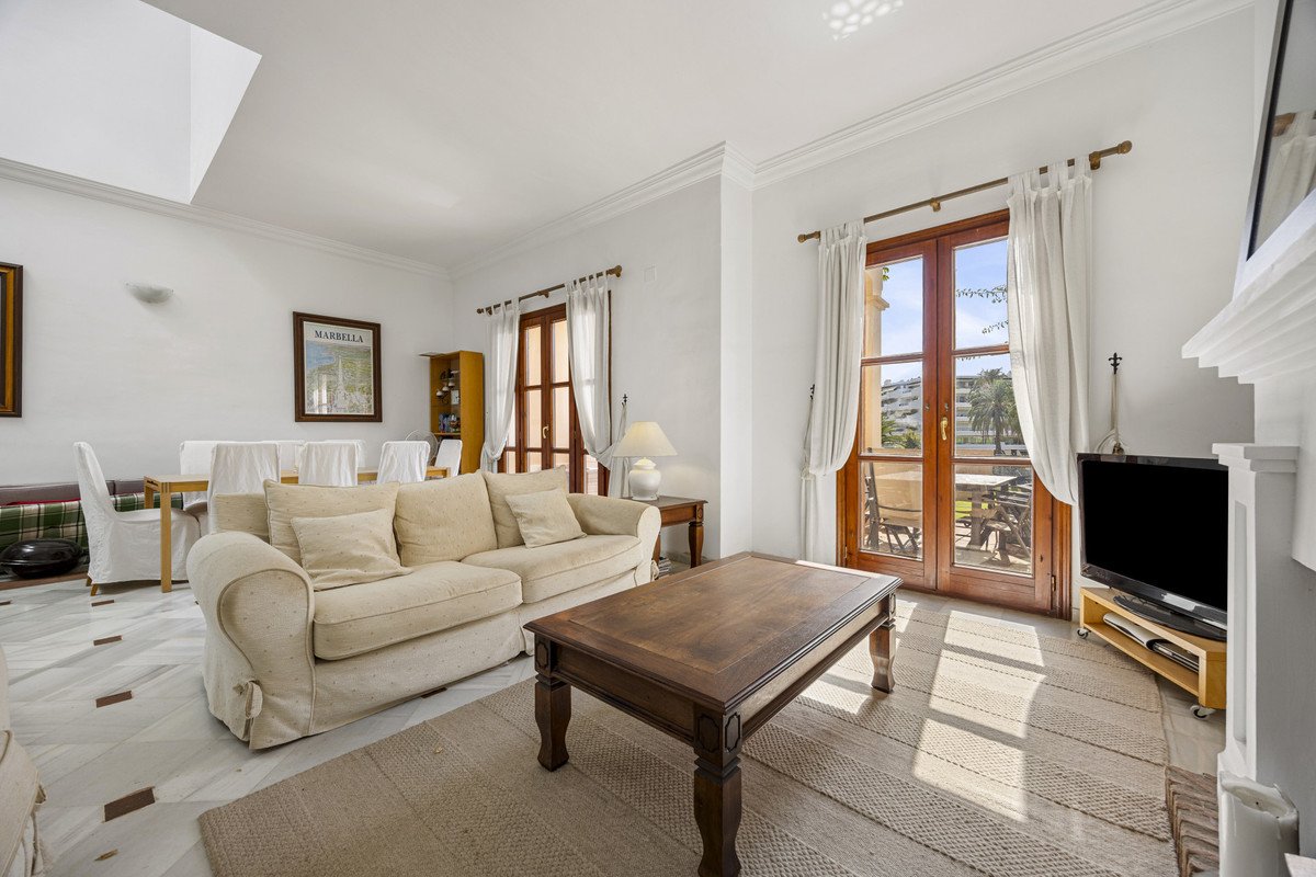 4 Bed Townhouse in Guadalmina Alta