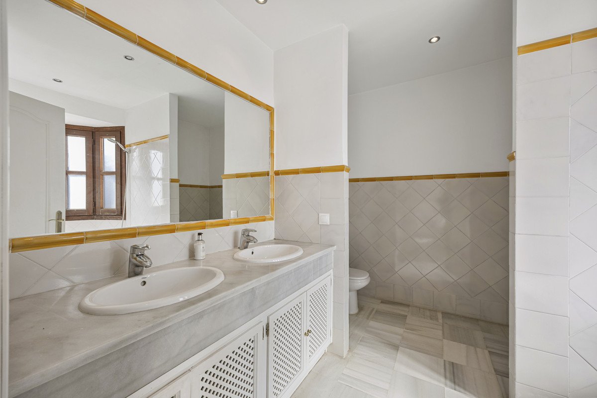 4 Bed Townhouse in Guadalmina Alta