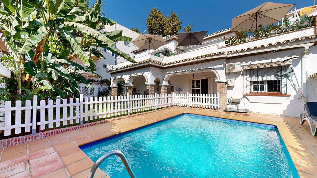 6 Bed Semi-Detached House in The Golden Mile