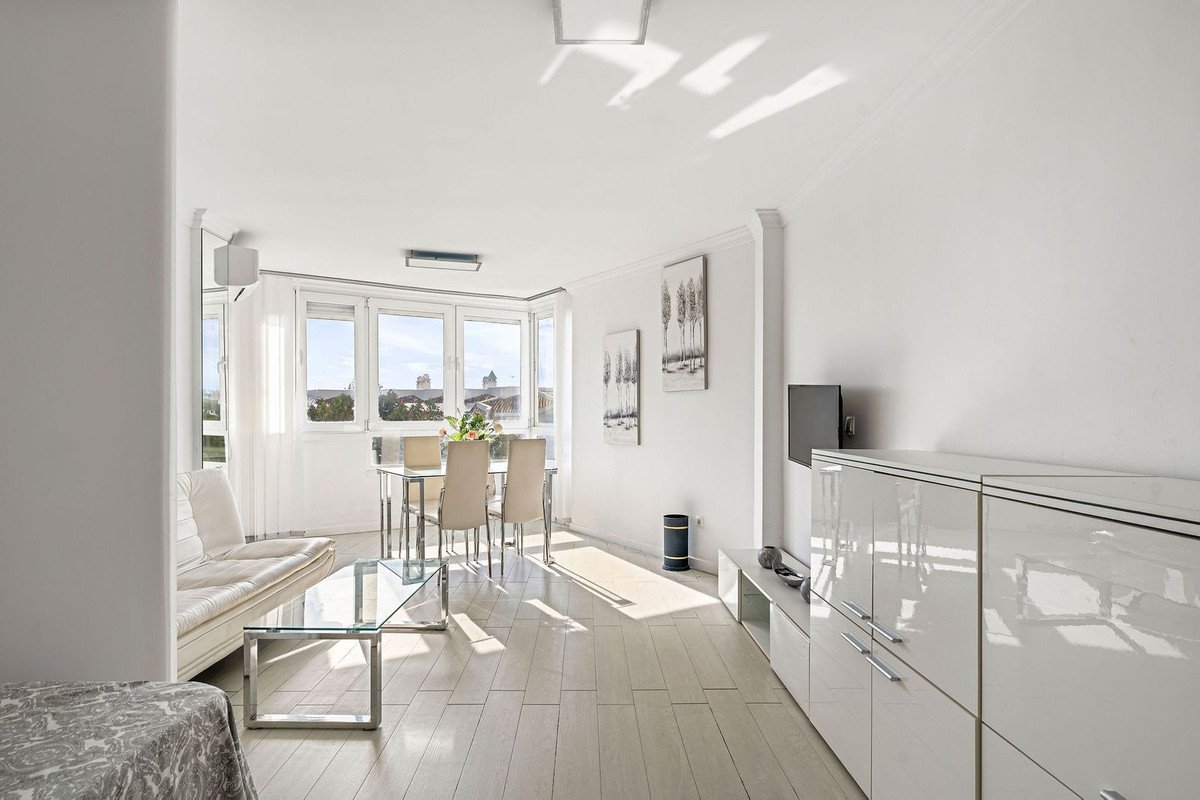 1 Bed Middle Floor Studio in Calahonda